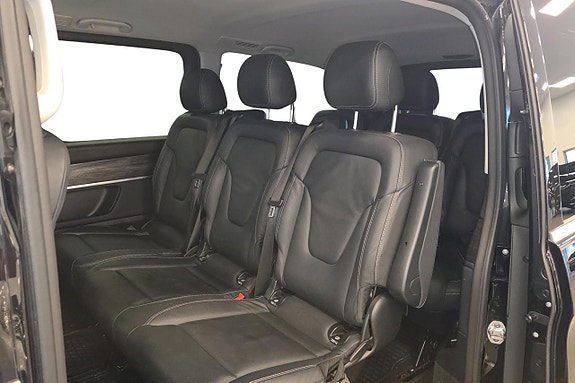 Mercedes-Benz V250 9 of 19