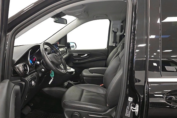 Mercedes-Benz V250 7 of 19