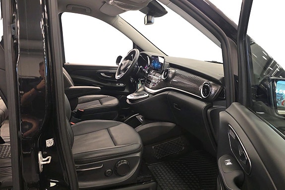 Mercedes-Benz V250 17 of 19