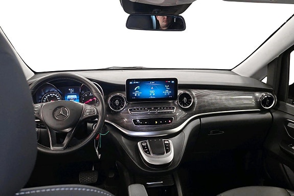 Mercedes-Benz V250 8 of 19