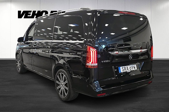 Mercedes-Benz V250 4 of 19