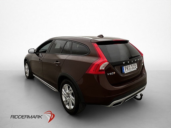 Volvo V60 Cross Country 8 of 30