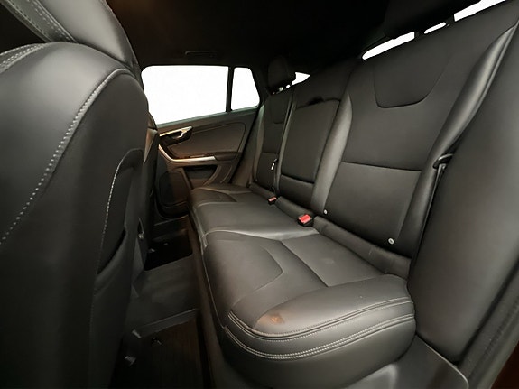 Volvo V60 Cross Country 28 of 30