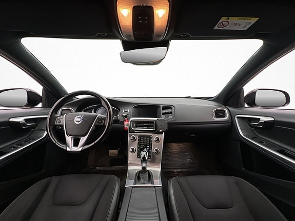 Volvo V60 Cross Country 17 of 30