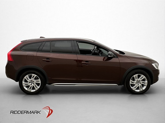 Volvo V60 Cross Country 4 of 30