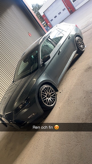 Skoda Superb 2 of 6