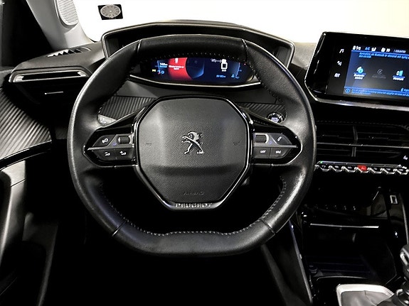 Peugeot 2008 7 of 19