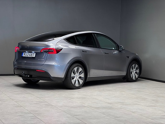 Tesla Model Y 2 of 21