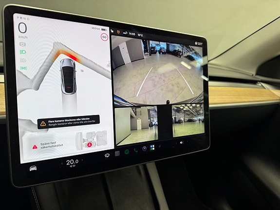 Tesla Model Y 10 of 21