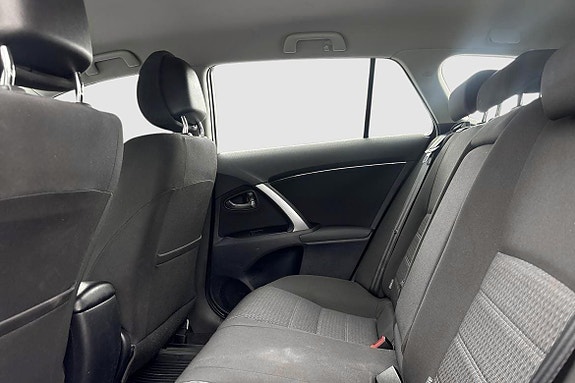 Toyota Avensis 8 of 9