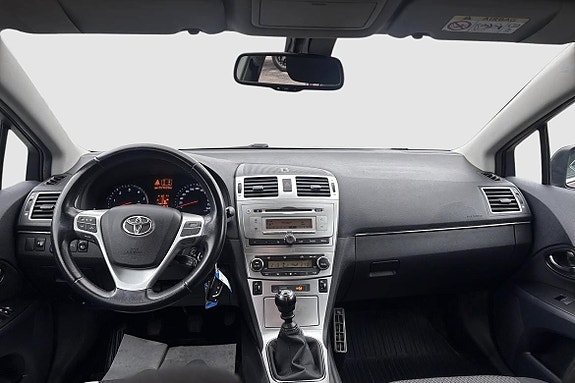 Toyota Avensis 7 of 9