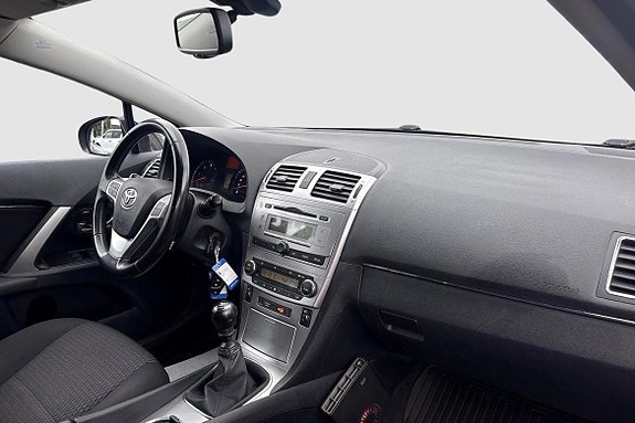 Toyota Avensis 6 of 9
