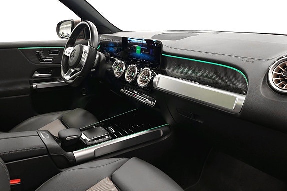 Mercedes-Benz EQB300 14 of 17