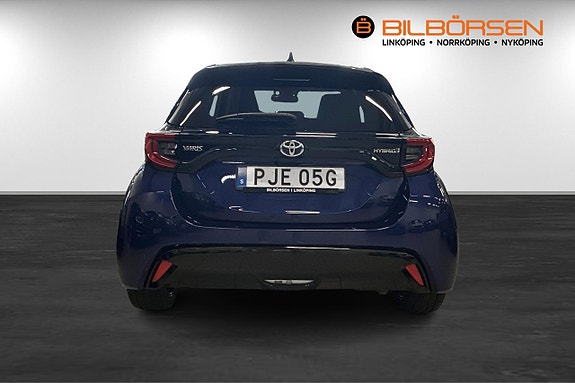 Toyota Yaris 5 of 15