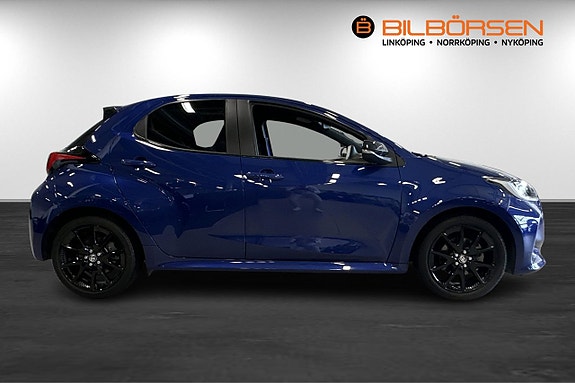 Toyota Yaris 4 of 15