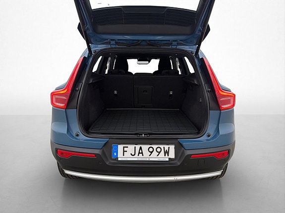 Volvo XC40 9 of 29