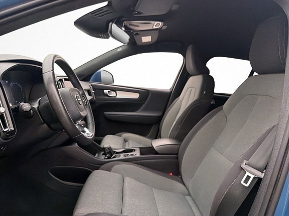 Volvo XC40 13 of 29