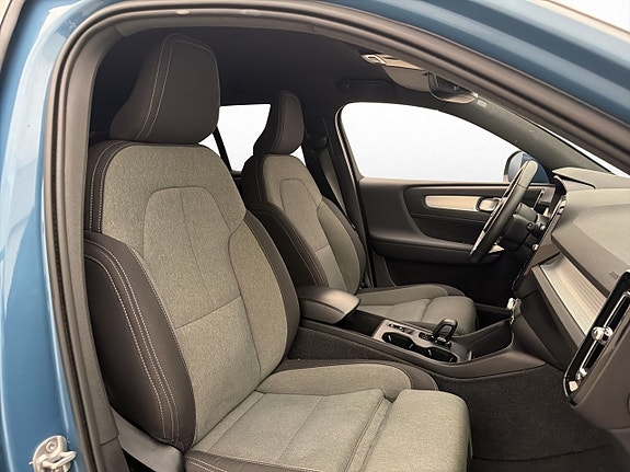Volvo XC40 10 of 29