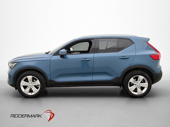 Volvo XC40 2 of 29