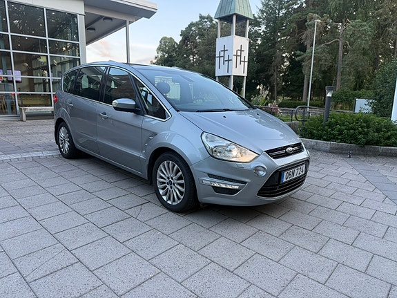 Ford S-MAX 7 of 12