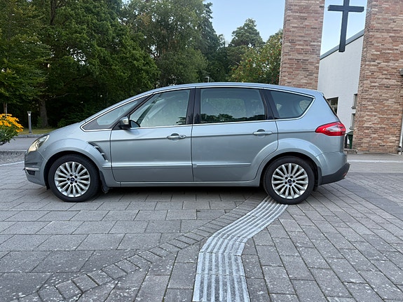 Ford S-MAX 2 of 12