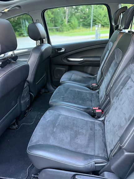 Ford S-MAX 11 of 12