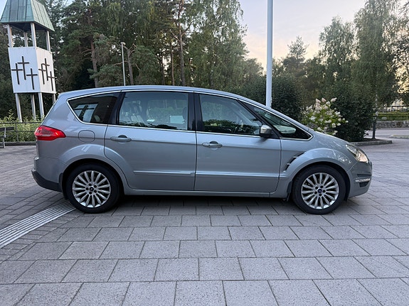 Ford S-MAX 6 of 12