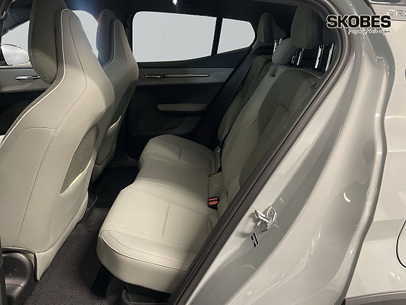 Volvo EX30 9 of 17