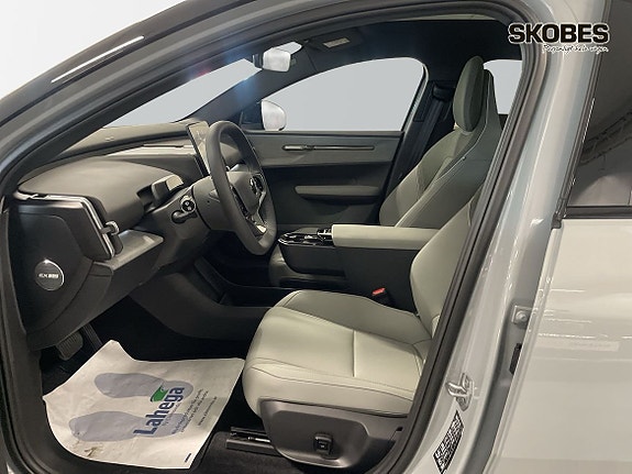 Volvo EX30 8 of 17