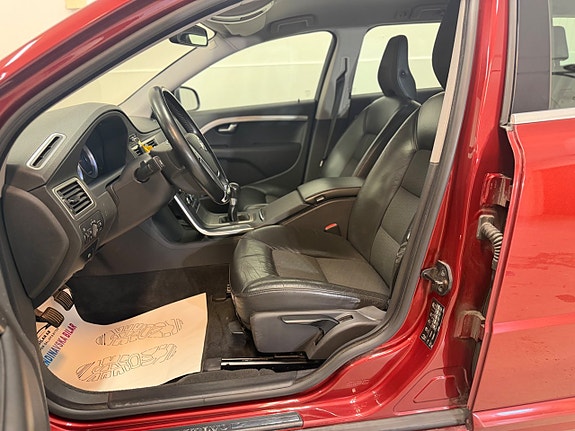 Volvo V70 11 of 16
