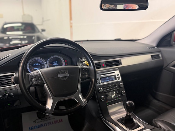 Volvo V70 13 of 16