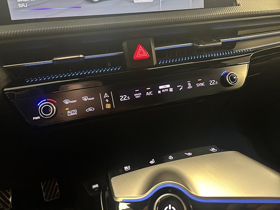 Kia EV6 14 of 15