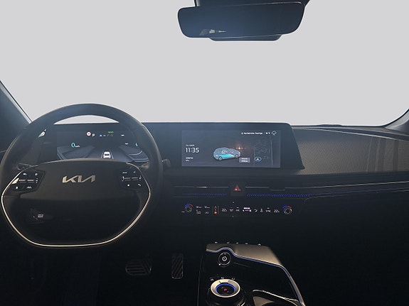 Kia EV6 10 of 15