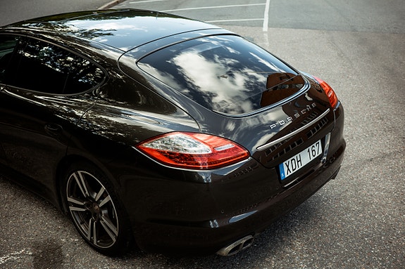Porsche Panamera 4 3 of 12