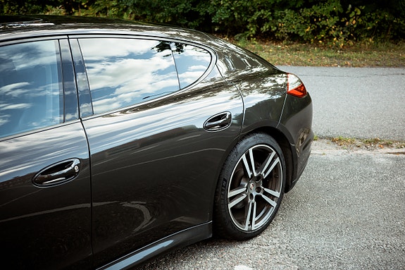 Porsche Panamera 4 4 of 12