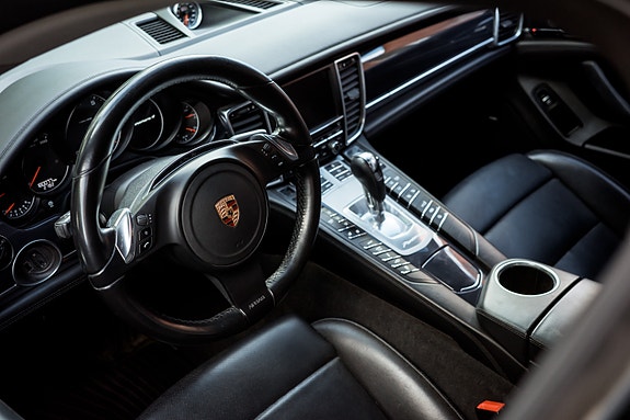 Porsche Panamera 4 6 of 12