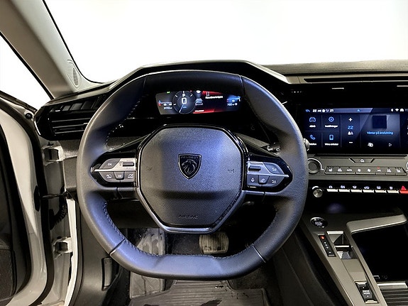 Peugeot 308 SW 7 of 19