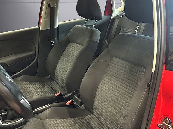Volkswagen Polo 11 of 16