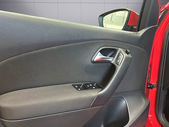 Volkswagen Polo 13 of 16