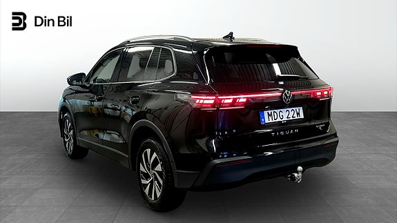 Volkswagen Tiguan 3 of 25