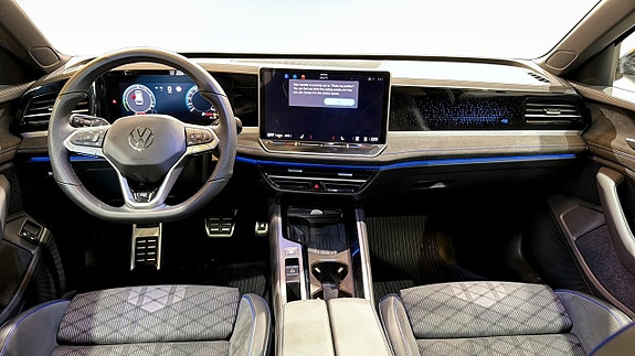 Volkswagen Passat 11 of 23