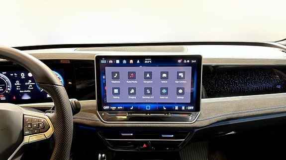 Volkswagen Passat 10 of 23