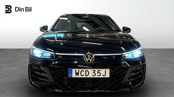 Volkswagen Passat 4 of 23