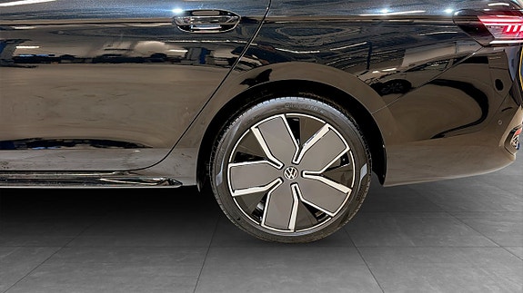 Volkswagen Passat 6 of 23