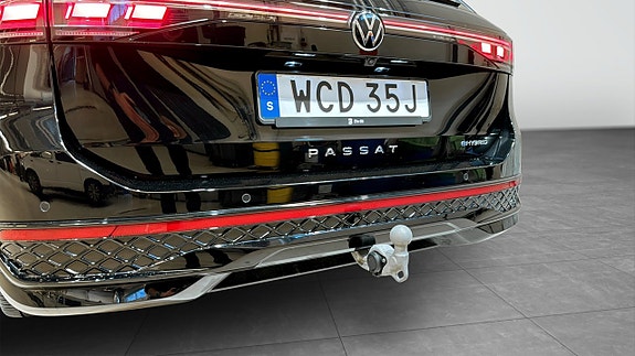 Volkswagen Passat 14 of 23