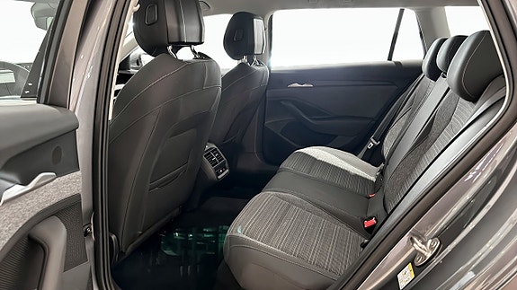 Skoda Superb 12 of 13