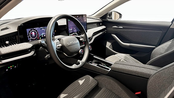 Skoda Superb 7 of 13