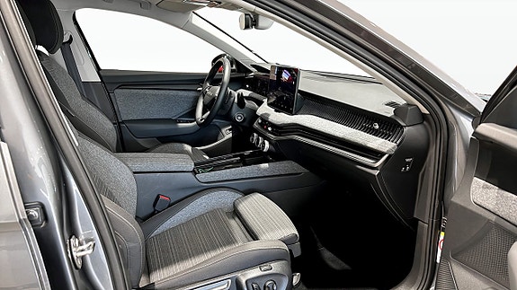 Skoda Superb 11 of 13
