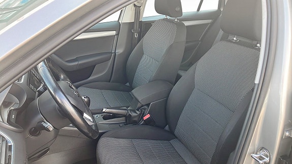 Skoda Octavia 8 of 12