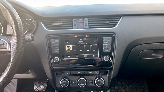 Skoda Octavia 9 of 12